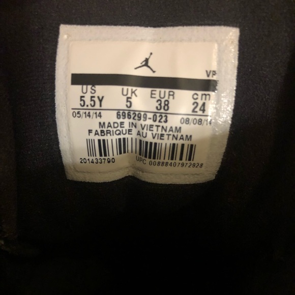 Air Jordan 13 Retros - Picture 5 of 7